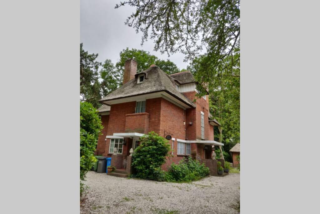 Vrijstaande Rietgedekte Villa Nabij Uitvalswegen Wassenaar Exterior foto